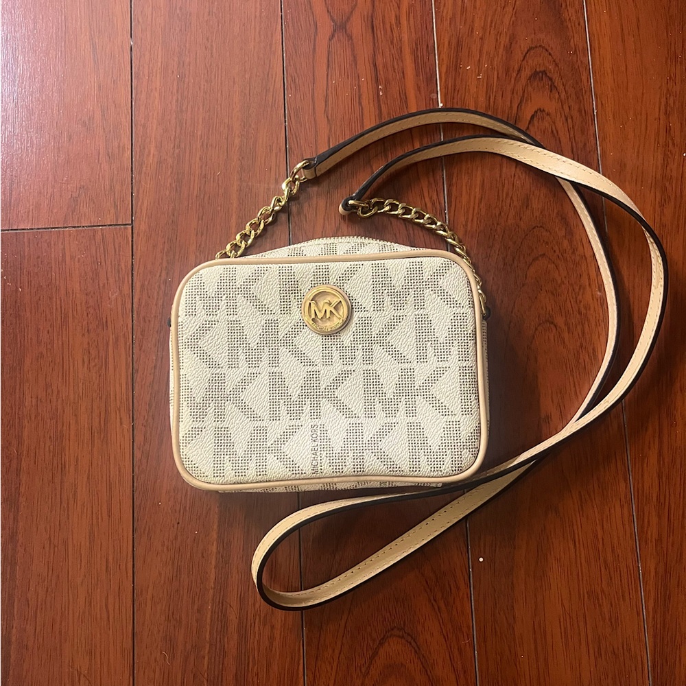 Michael Kors crossbody purse